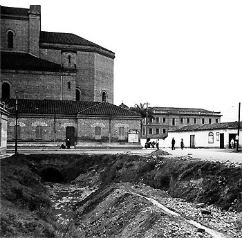 Quebrada La Loca.Carrera Ecuador con calle La Paz en 1944