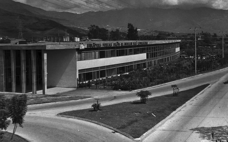 Biblioteca Pública Piloto