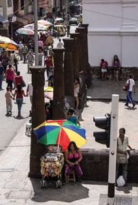 Una calle real • Fotografías Juan Fernando Ospina