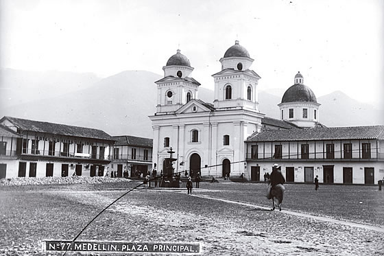 Plaza principal de Medellín. 1891.