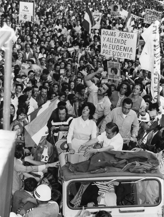 María Eugenia Rojas en campaña presidencial en 1974.