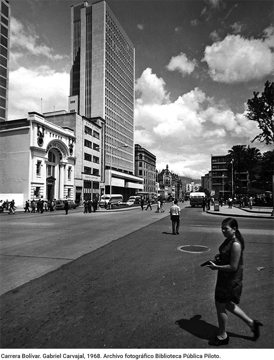 Carrera Bolívar. Gabriel Carvajal, 1968. Archivo fotográfico Biblioteca Pública Piloto.